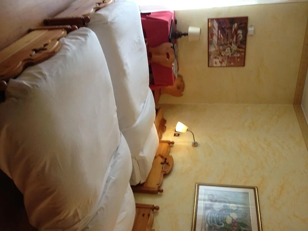 Meuble Villa Neve Cortina d'Ampezzo 3*,  Italy