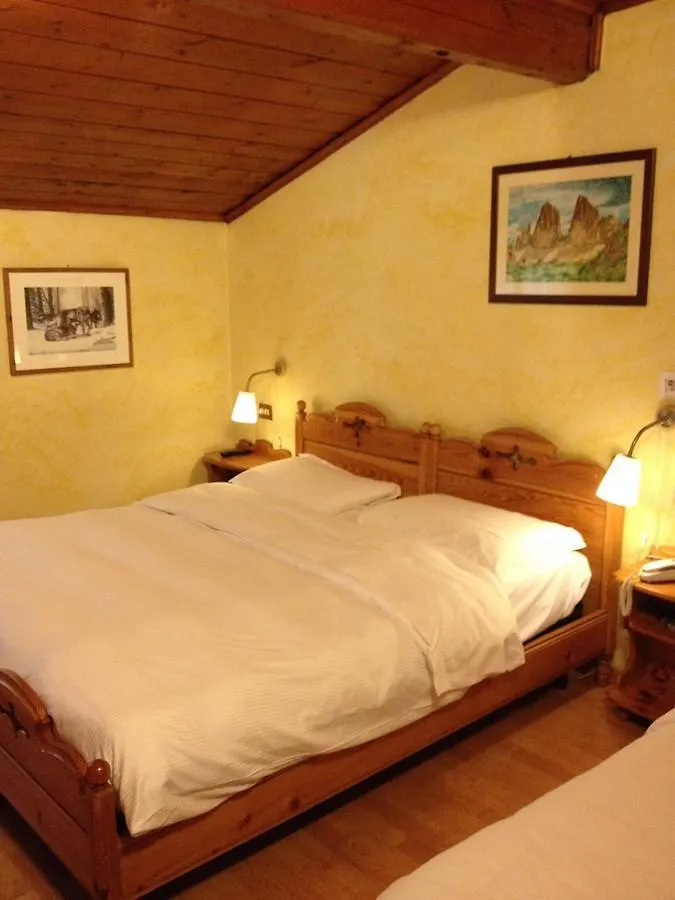 Meuble Villa Neve Cortina d'Ampezzo Italy